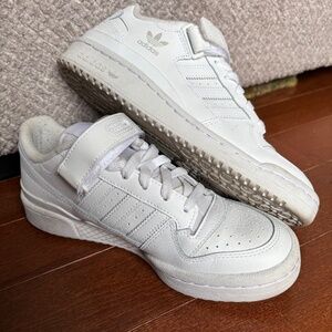 Excellent Condition Youth 6  Adidas Sneakers- White  Women 7.5